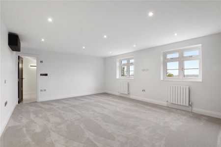 5 bedroom detached house to rent - Photo 2