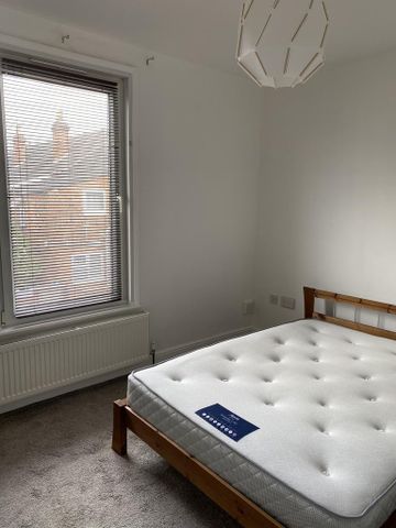 2 bedroom semi-detached house to rent - Photo 5