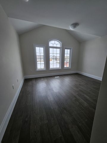 For Lease - 805 Steinburg Court, Peterborough, Ontario - Photo 3