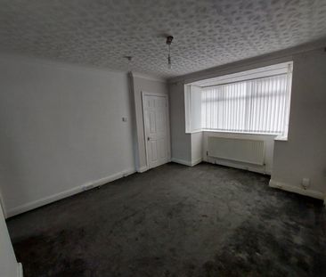 3 Bed Semi-Detached House, Oldroyd Crescent, LS11 - Photo 1