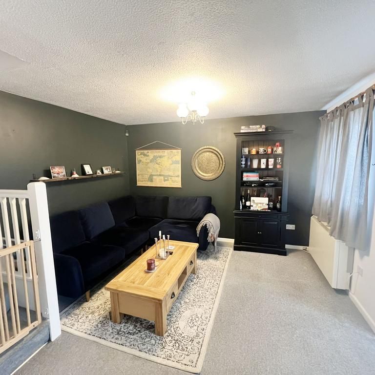 1 bedroom semi-detached house to rent - Photo 1