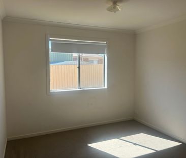 Spacious 4 Bedroom Home - Photo 1