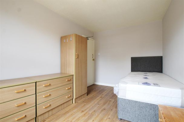 Room 2, East Road, Cambridge - Photo 1