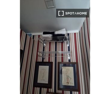 1 room luxury Apartment for rent in Madrid, Spain - Photo 5