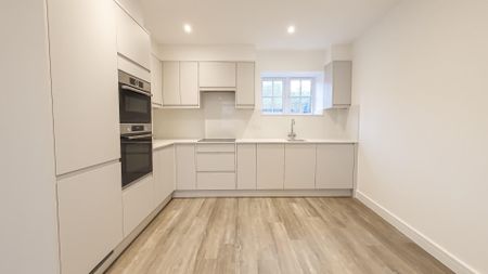16 Market Place, Hertford - Photo 5
