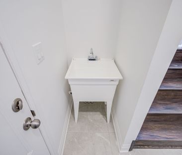 For Lease - 14 Carole Bell Way, Markham, Ontario - Photo 2