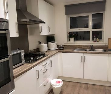 Room in a Shared House, Lord St, M7 - Photo 3