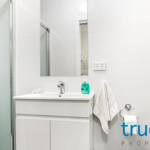 FULLY FURNISHED STUDIO APARTMENT - Photo 2