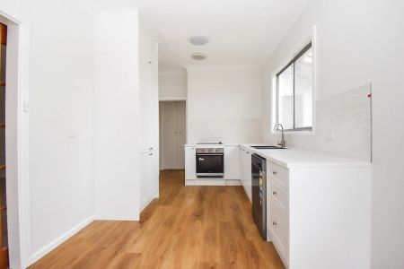 Charming Perry Oval Home - Photo 3