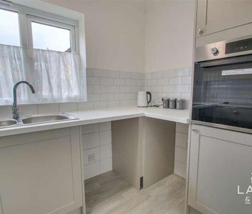 Old Road, Clacton-on-sea, CO15 - Photo 1