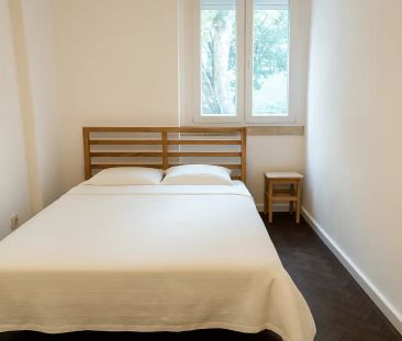 Room in a shared 7-bedroom apartment for rent in Lisbon, bills included. - Photo 4