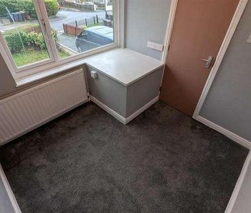 Summer Hall Ing, Wyke, BD12 - Photo 6