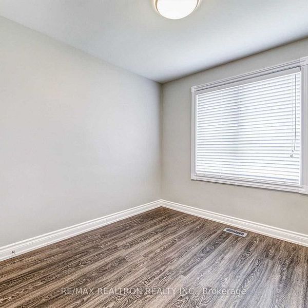 For Lease - 39 Aveline Crescent Unit# Main, Toronto, Ontario - Photo 1