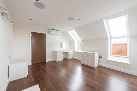 3 bedroom flat to rent - Photo 2