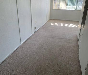 2 bedroom unit including electricity & water - Photo 4