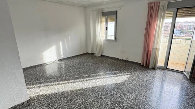 Piso de alquiler en Carretera de Malilla, Malilla - Foto 1