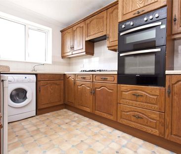 6 bedroom house to rent McWilliam Close, Poole, BH12 - Photo 5