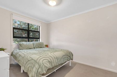 Well-Maintained Spacious Three Bedroom Home! - Photo 2