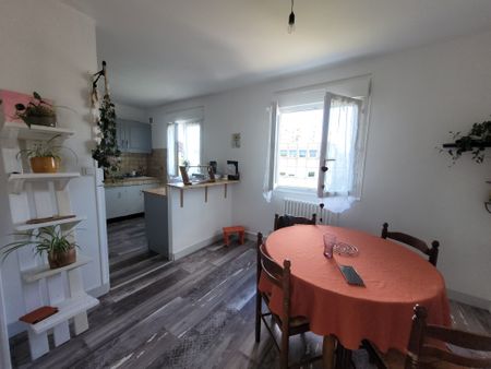 Location Maison 4 pièces 65m² SABLE SUR SARTHE 72300 - Photo 5
