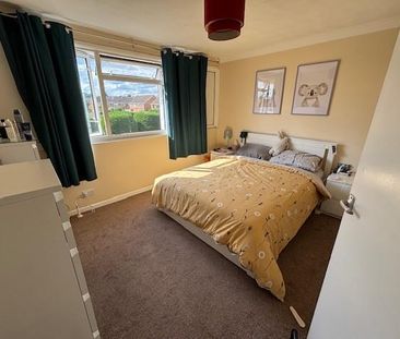 Briarleas Gardens, Upminster, RM14 - Photo 3