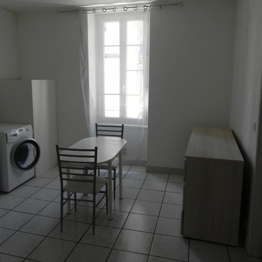 Location Appartement 2 pièces 30m² MILLAU 12100 - Photo 1