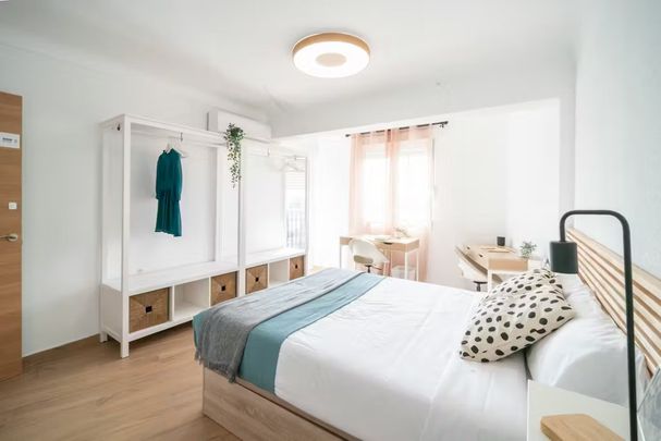 Avinguda del Primat Reig, Valencia, Valencian Community 46010 - Photo 1