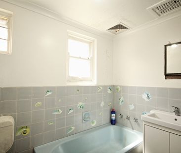 Two Bedroom Ground Floor Unit in Security Building - Photo 4