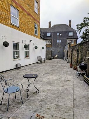 Clear and Spacious One Bedroom Apartment – Basing Court, SE15 - Photo 1