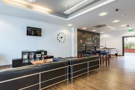 Large Studio - Photo 2