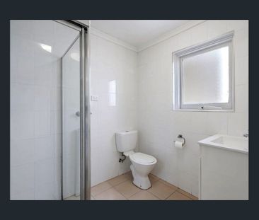 Bright, Beachside Living in the Heart of Brighton - Photo 5