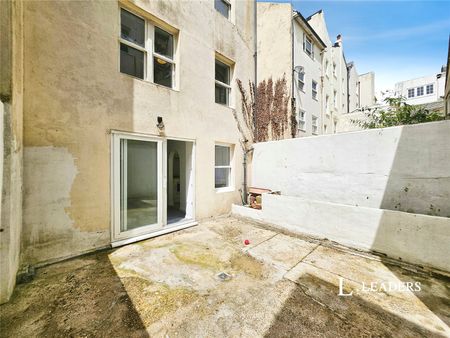2 bedroom maisonette to rent Lower Market Street, Hove, East Sussex, BN3 - Photo 4