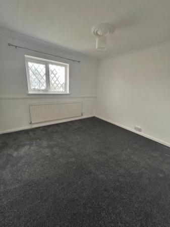Dee Lane, Newcastle-Under-Lyme, ST5 - Photo 3