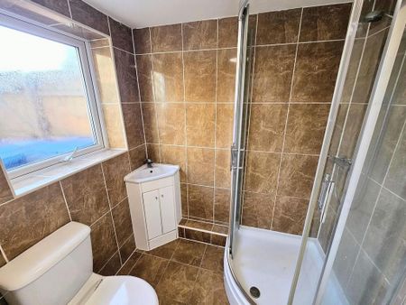 2 bedroom terraced house to rent - Photo 3