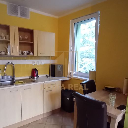 Prenájom pekný, šikovný 2-izbový byt, v krásnom prostredí, Piešťany - Photo 1