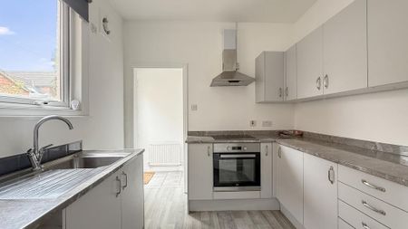 3 bedroom terraced house to rent - Photo 2