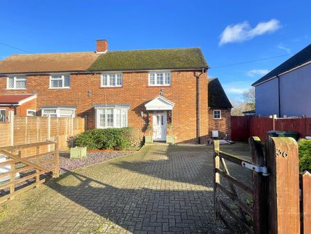 2 bedroom semi-detached house to rent - Photo 2
