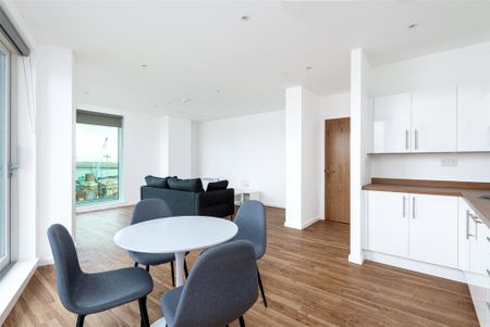 2 bedroom flat to rent - Photo 2