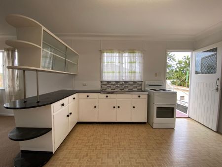 Scarborough Home East of Oxley - Close to Beach - 6 Month Lease - Photo 4