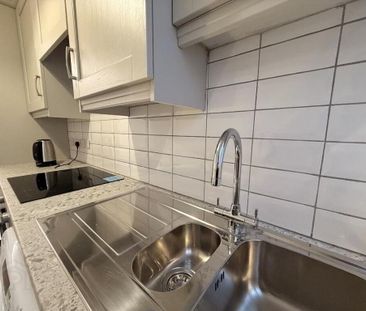 235 Donegall Road, Belfast, BT12 5NB - Photo 3