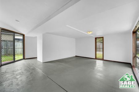 835A Kingston Road, Waterford West - Spacious 3 Bedroom House with Carport - Photo 3