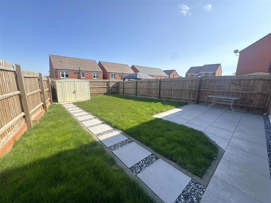 4 bedroom semi-detached house to rent - Photo 1