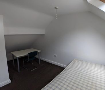 3 bedroom flat to rent - Photo 4