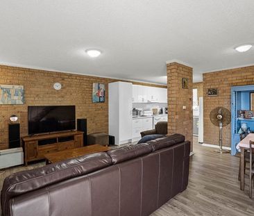 Lakeside Living Just 400m from the Water - Photo 4