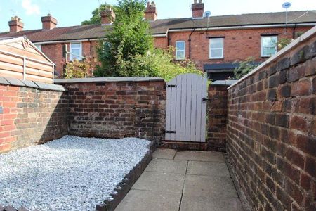 2 bedroom terraced house to rent - Photo 5