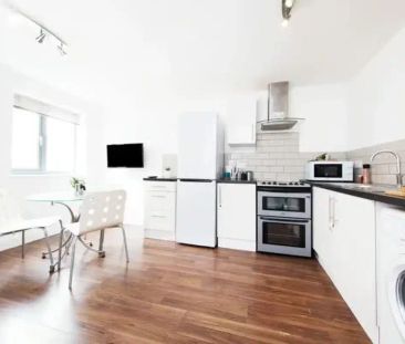 3 Bed Flat - Photo 6