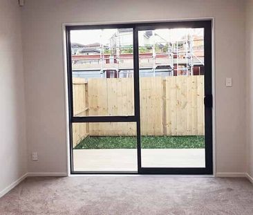 Near New Town House in the Heart of Albany - Photo 2