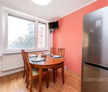 Prostorné 3+1 se zasklenou lodžií přímo u parku Podvinný mlýn - Photo 4
