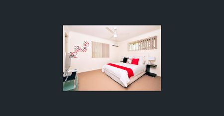 LARGE 2 BEDROOM 2 BATHROOM TOWNHOUSE + STUDY Rent Increase 27/07/2026 to $620 p/w - Photo 4