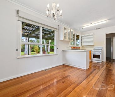 3 BEDROOM FAMILY HOME - Photo 2