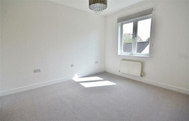 Lydger Close, Woking - 3 bedrooms Property for lettings - Seymours - Photo 1